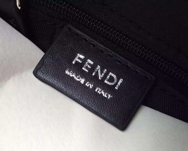フェンディコピー 2015新入荷モンスターバックパックチャーム【フェンディ】可愛すぎ欲しい